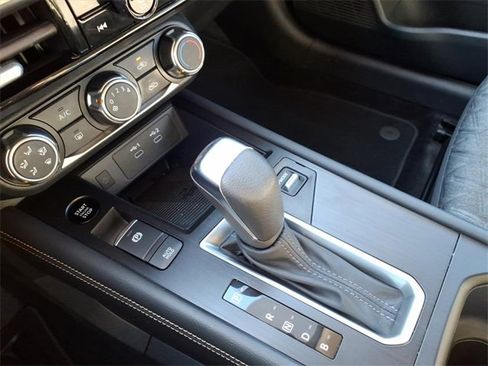 Used 2025 Nissan Kicks SV image 21