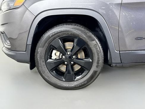 Used 2020 Jeep Cherokee Latitude Plus AWD/4WD image 32