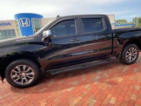 Used 2022 Chevrolet Silverado 1500 LT AWD/4WD image 6