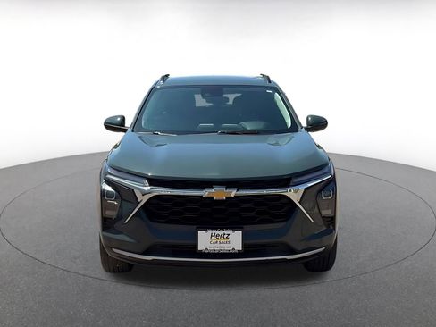 Used 2025 Chevrolet Trax LT image 4