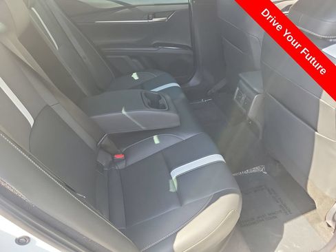 Used 2025 Toyota Camry SE w/ Convenience Package FWD image 20