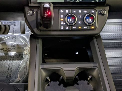 New 2026 Land Rover Defender 110 X-Dynamic SE AWD/4WD image 21