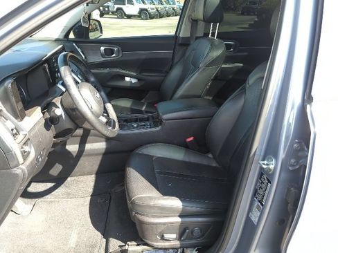 Used 2021 Kia Sorento EX w/ Panoramic Sunroof Package AWD/4WD image 5