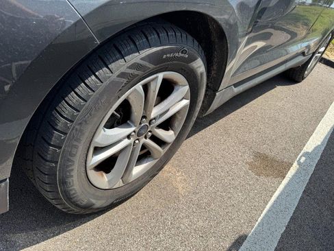 Used 2019 Ford Edge SEL w/ Equipment Group 201A FWD image 4
