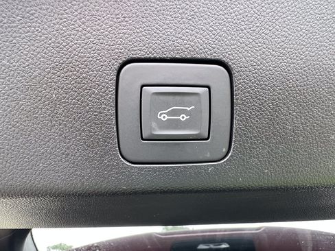Used 2023 Buick Encore GX Essence w/ Advanced Technology Package FWD image 6