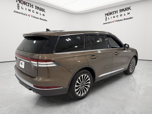 Used 2022 Lincoln Aviator Reserve w/ Class IV Trailer Tow Package RWD image 5