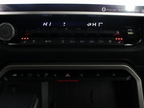 Used 2024 Toyota Tundra Limited image 8