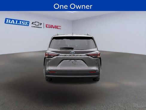 Used 2023 Toyota Sienna LE AWD/4WD image 7