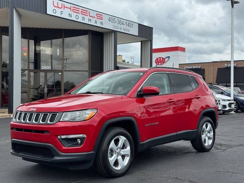 Used 2018 Jeep Compass Latitude w/ Popular Equipment Group AWD/4WD image 1