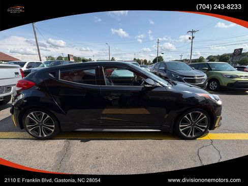 Used 2016 Hyundai Veloster Turbo w/ Option Group 04 FWD image 6