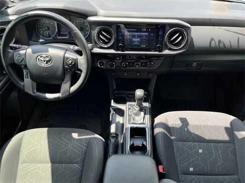 Used 2017 Toyota Tacoma TRD Off-Road w/ Tow Package (A/T) image 11