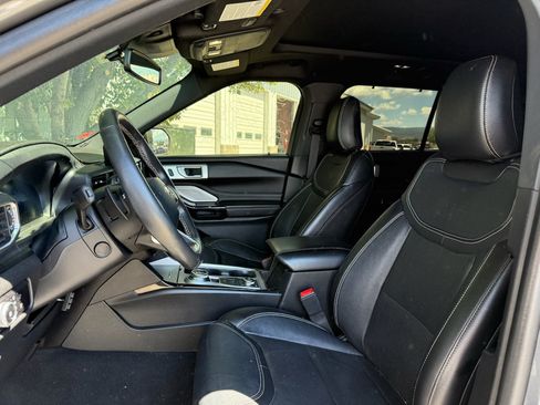 Used 2023 Ford Explorer ST w/ Equipment Group 401A AWD/4WD image 10