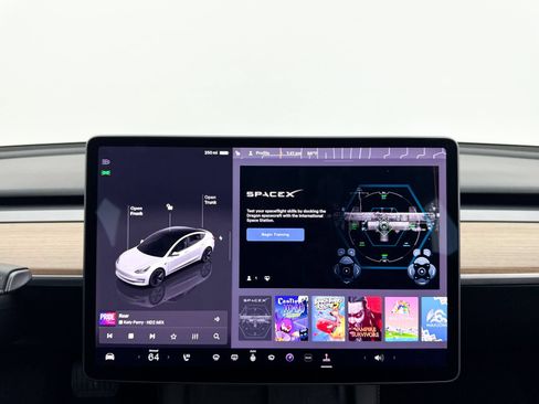 Used 2023 Tesla Model 3 Standard Range RWD image 6