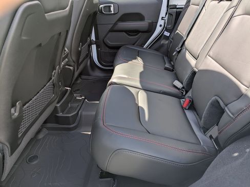 New 2025 Jeep Wrangler Rubicon w/ Technology Group image 27