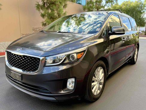 Used 2016 Kia Sedona EX image 9