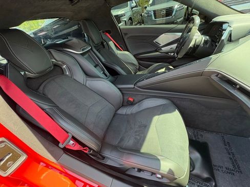 Used 2025 Chevrolet Corvette Z06 RWD image 24