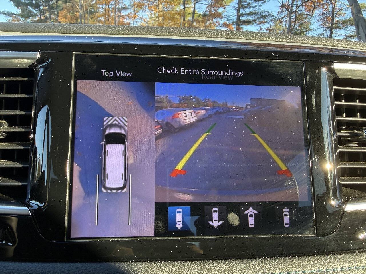 Used 2018 Chrysler Pacifica Limited w/ Advanced Safetytec Group FWD image 31