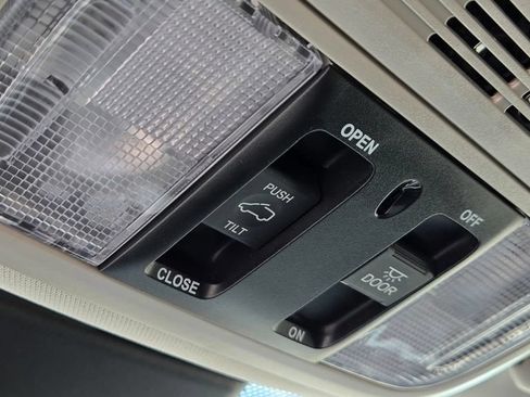 Used 2025 Honda Odyssey EX-L image 25