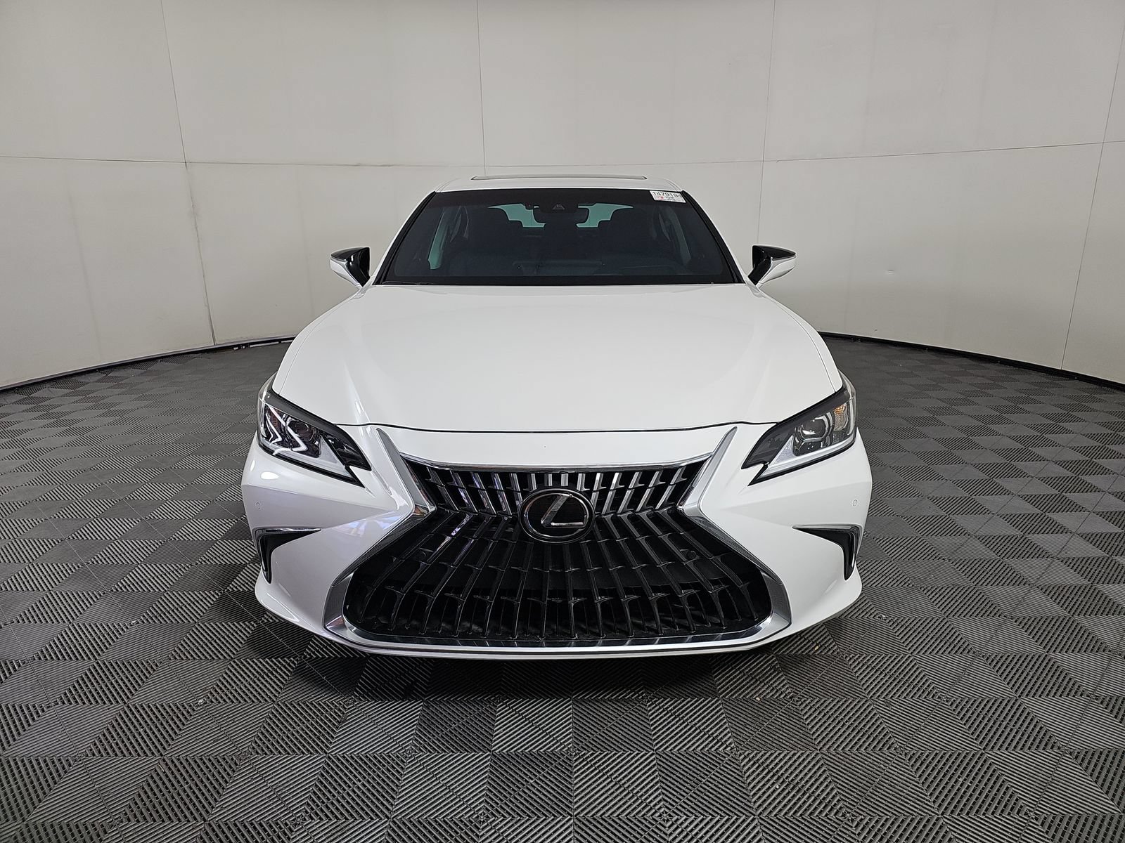 Used 2024 Lexus ES 300h w/ Premium Package FWD image 17
