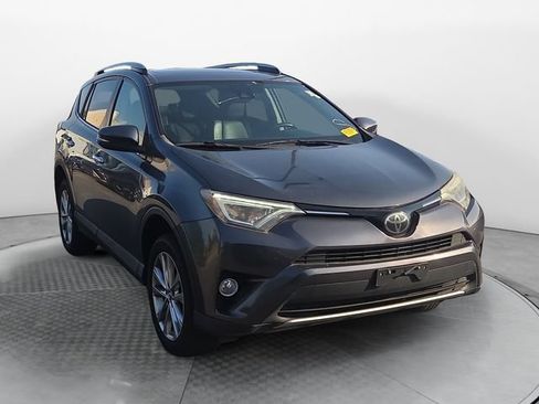 Used 2018 Toyota RAV4 Limited w/ Carpet Mat Package FWD image 7