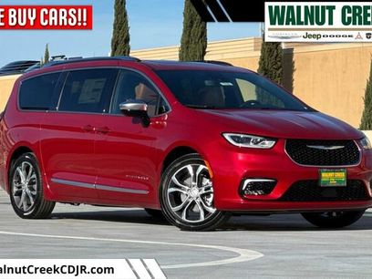 New 2026 Chrysler Pacifica Pinnacle