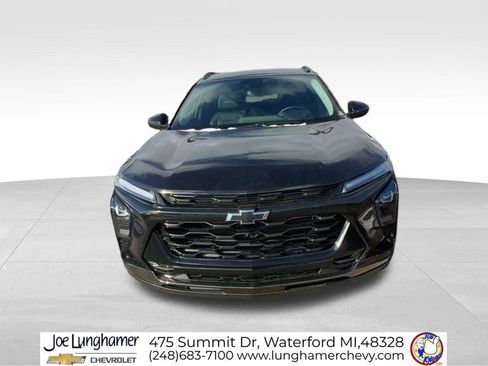 Used 2024 Chevrolet Trax ACTIV w/ Driver Confidence Package image 3