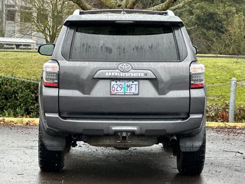 Used 2017 Toyota 4Runner SR5 Premium image 7