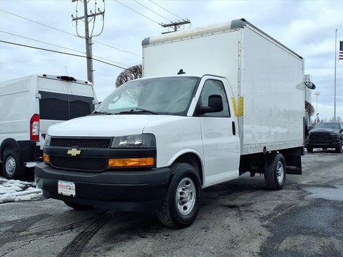 Used 2021 Chevrolet Express 3500 image 3
