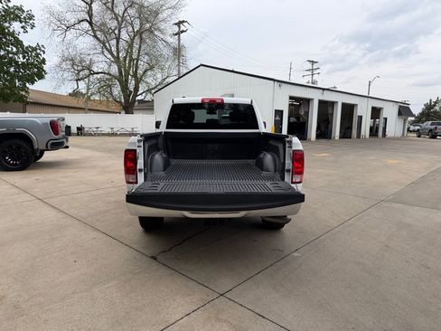 Used 2021 RAM 1500 Tradesman w/ Chrome Appearance Group RWD image 32