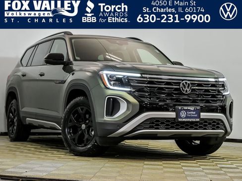Used 2026 Volkswagen Atlas Peak Edition image 1