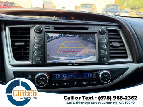 Used 2015 Toyota Highlander Limited w/ Driver Technology Package FWD image 35