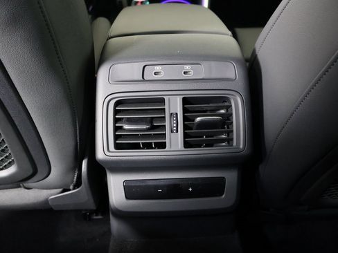 Used 2025 Audi Q5 Premium Plus w/ Premium Plus image 24