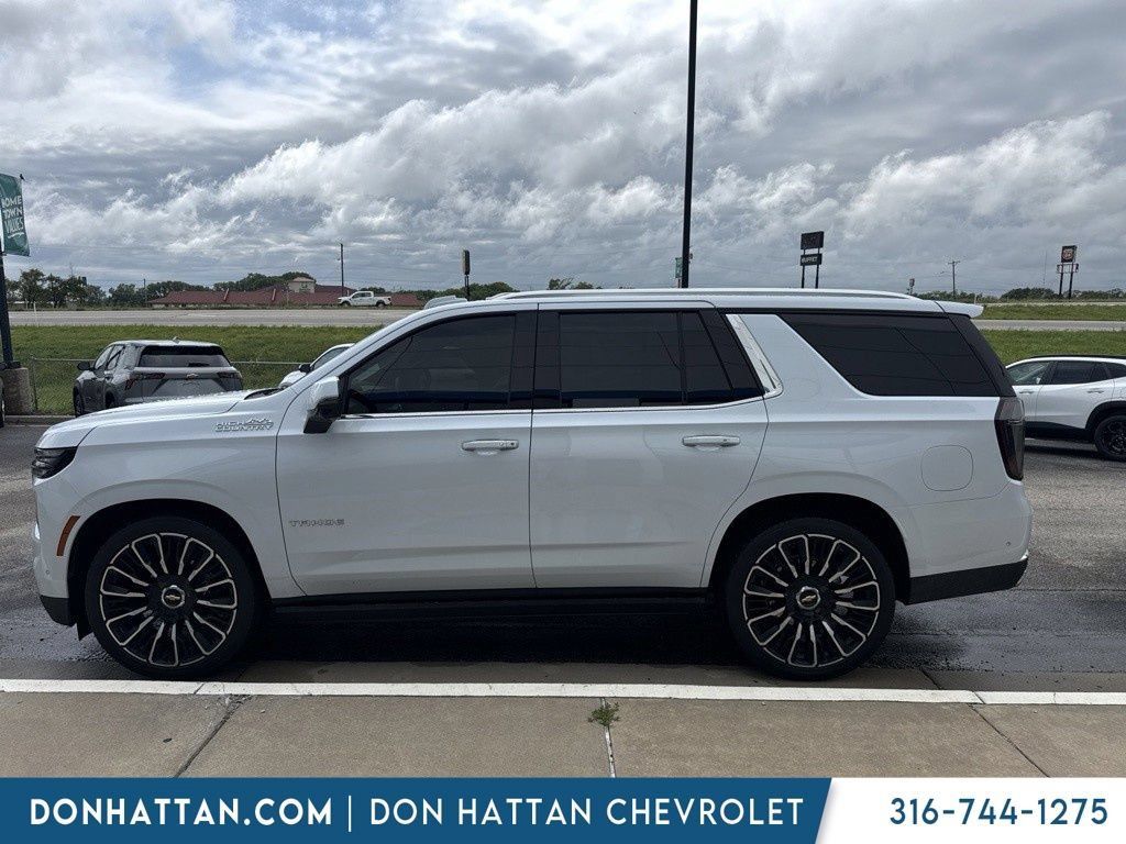 Used 2026 Chevrolet Tahoe High Country AWD/4WD image 2