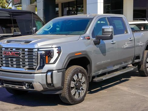 New 2026 GMC Sierra 2500 Denali w/ Denali Reserve Package AWD/4WD image 3