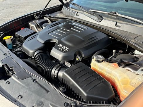 Used 2021 Dodge Charger SXT w/ Leather Interior Group image 32