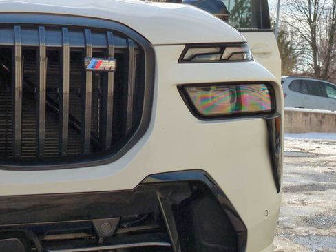 Used 2025 BMW X7 M60i image 11