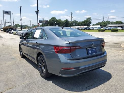 Certified 2023 Volkswagen Jetta SE FWD image 6
