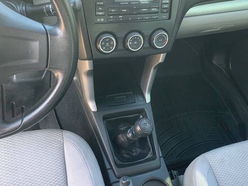 Used 2014 Subaru Forester 2.5i AWD/4WD image 15