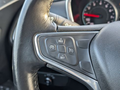 Used 2019 Chevrolet Equinox LT image 18