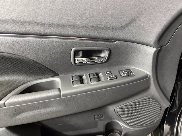 Used 2026 Mitsubishi Outlander Sport LE AWD/4WD image 13