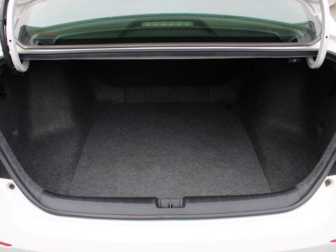 Used 2018 Honda Accord LX image 16