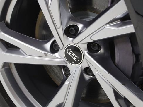 Used 2023 Audi e-tron GT Premium Plus image 18