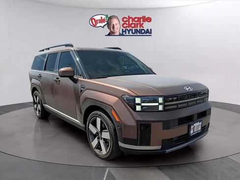 Used 2024 Hyundai Santa Fe Limited image 2