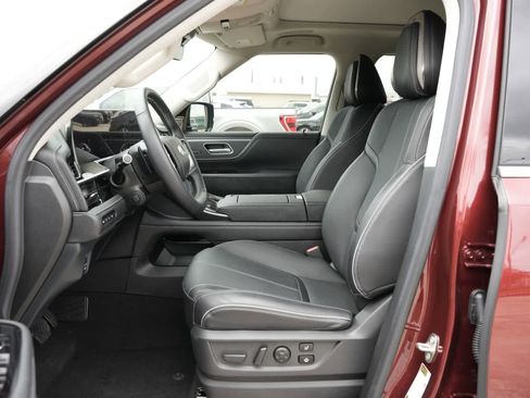 Certified 2025 INFINITI QX80 Sensory AWD/4WD image 17