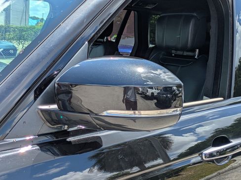 Used 2018 Land Rover Range Rover Autobiography AWD/4WD image 12