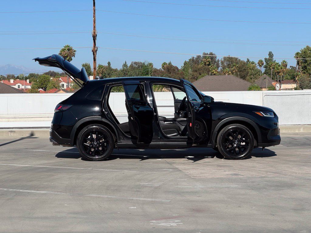 Used 2023 Honda HR-V Sport image 27