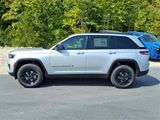New 2025 Jeep Grand Cherokee Altitude image 2