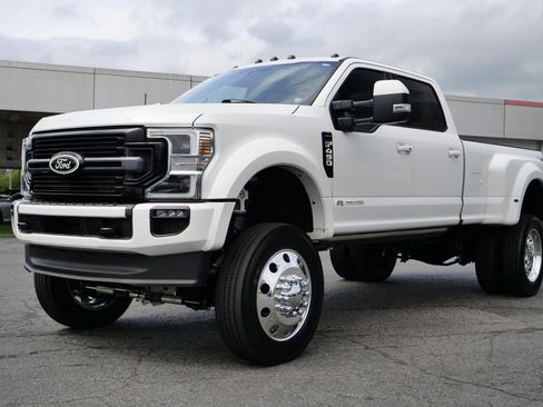 Used 2022 Ford F450 Lariat w/ Lariat Ultimate Package AWD/4WD image 3