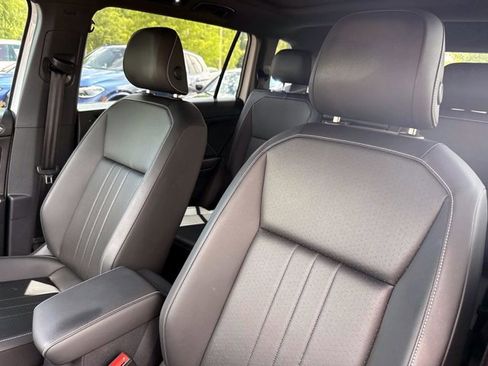 Used 2023 Volkswagen Tiguan SE R-Line FWD image 19