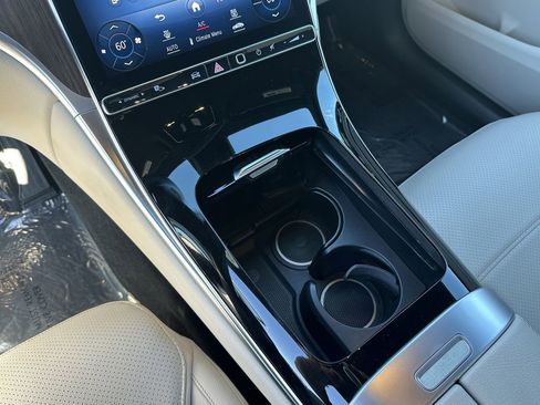 Certified 2024 Mercedes-Benz GLC 300 image 32